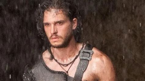 Kit Harington goes full frontal; theatre to block cameras